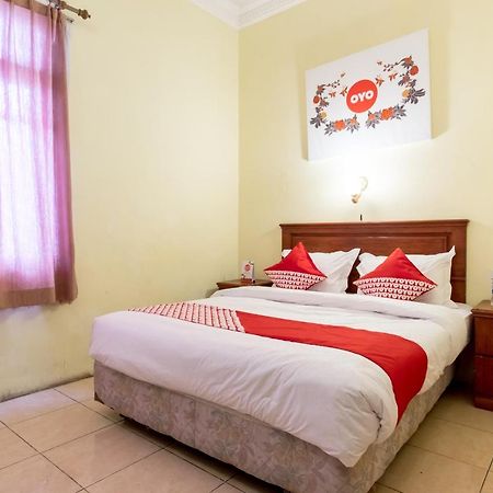 Oyo 1030 Hotel Bumi Asih Medan Ngoại thất bức ảnh