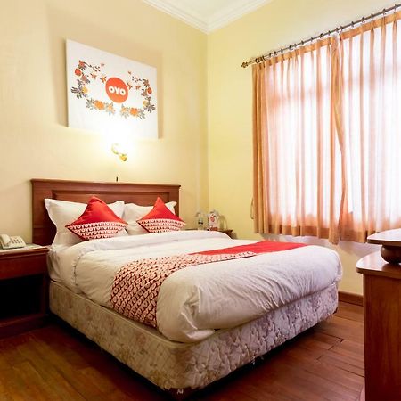 Oyo 1030 Hotel Bumi Asih Medan Ngoại thất bức ảnh