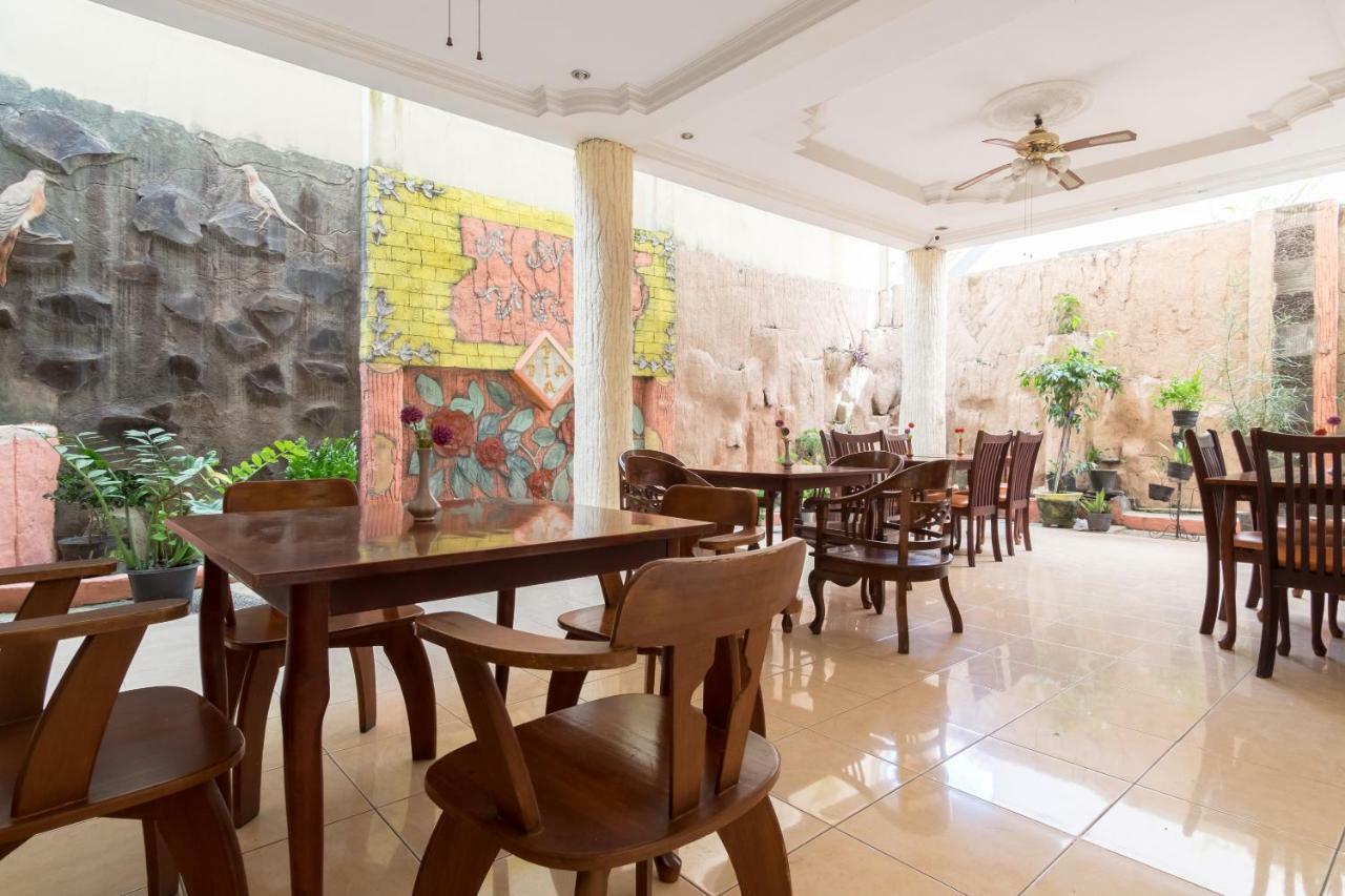 Oyo 1030 Hotel Bumi Asih Medan Ngoại thất bức ảnh