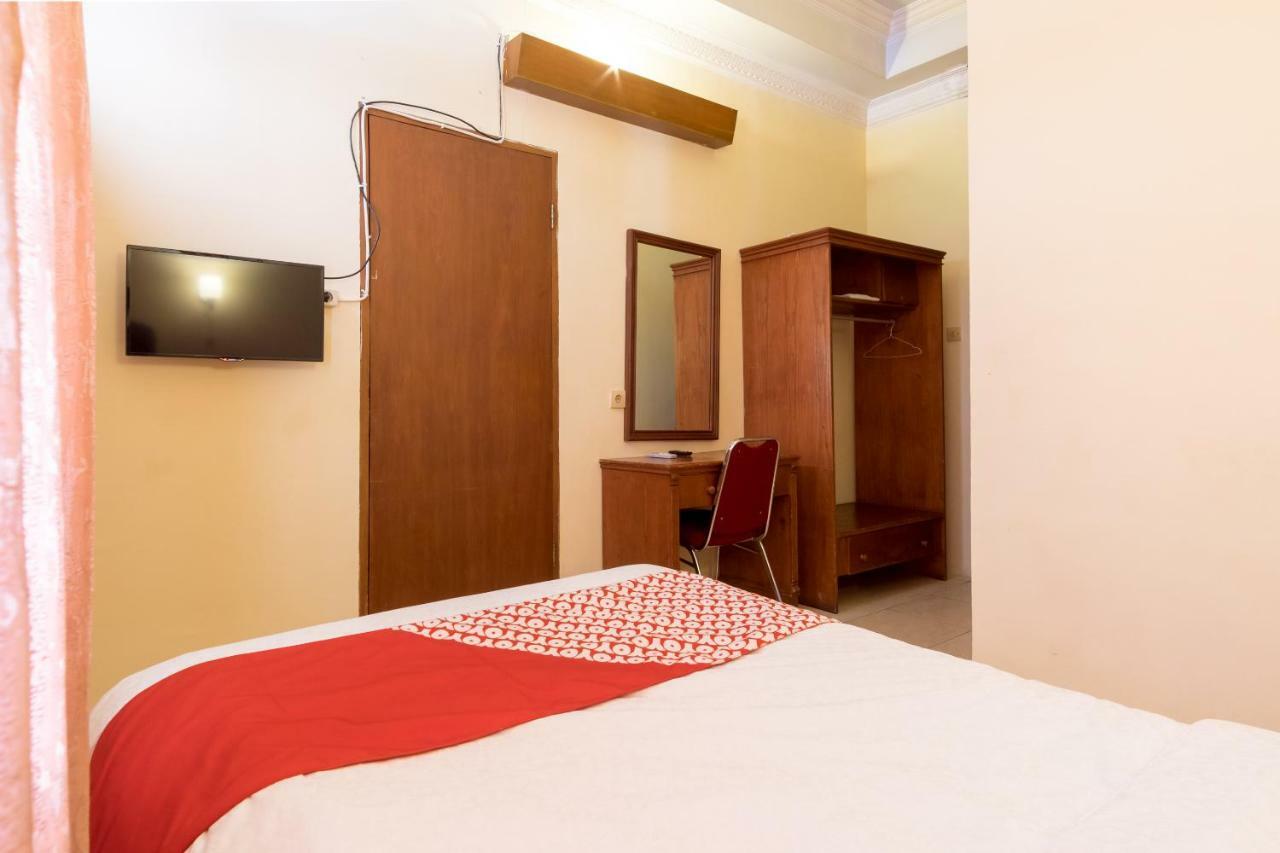 Oyo 1030 Hotel Bumi Asih Medan Ngoại thất bức ảnh