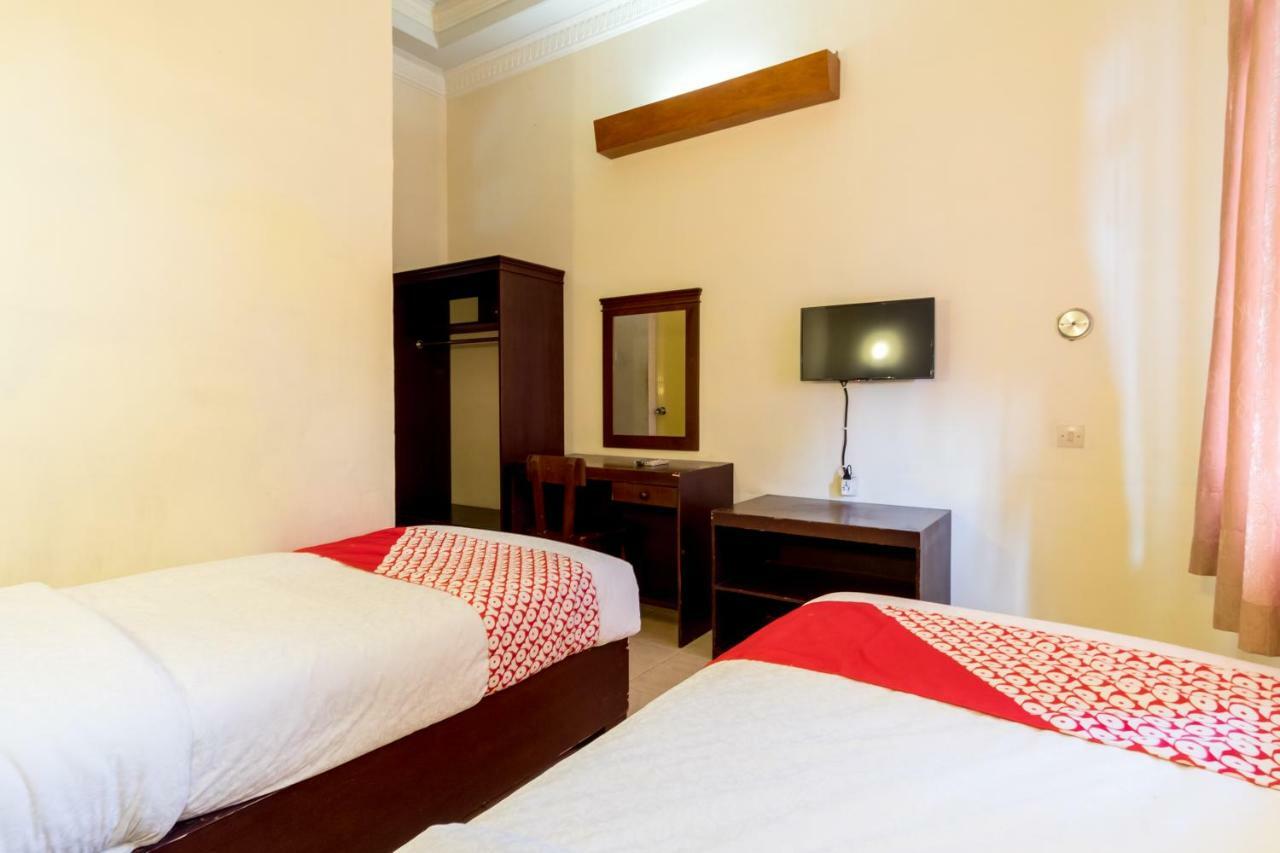 Oyo 1030 Hotel Bumi Asih Medan Ngoại thất bức ảnh