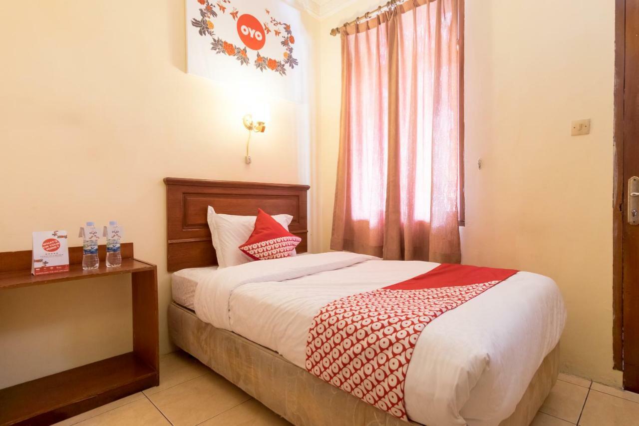 Oyo 1030 Hotel Bumi Asih Medan Ngoại thất bức ảnh