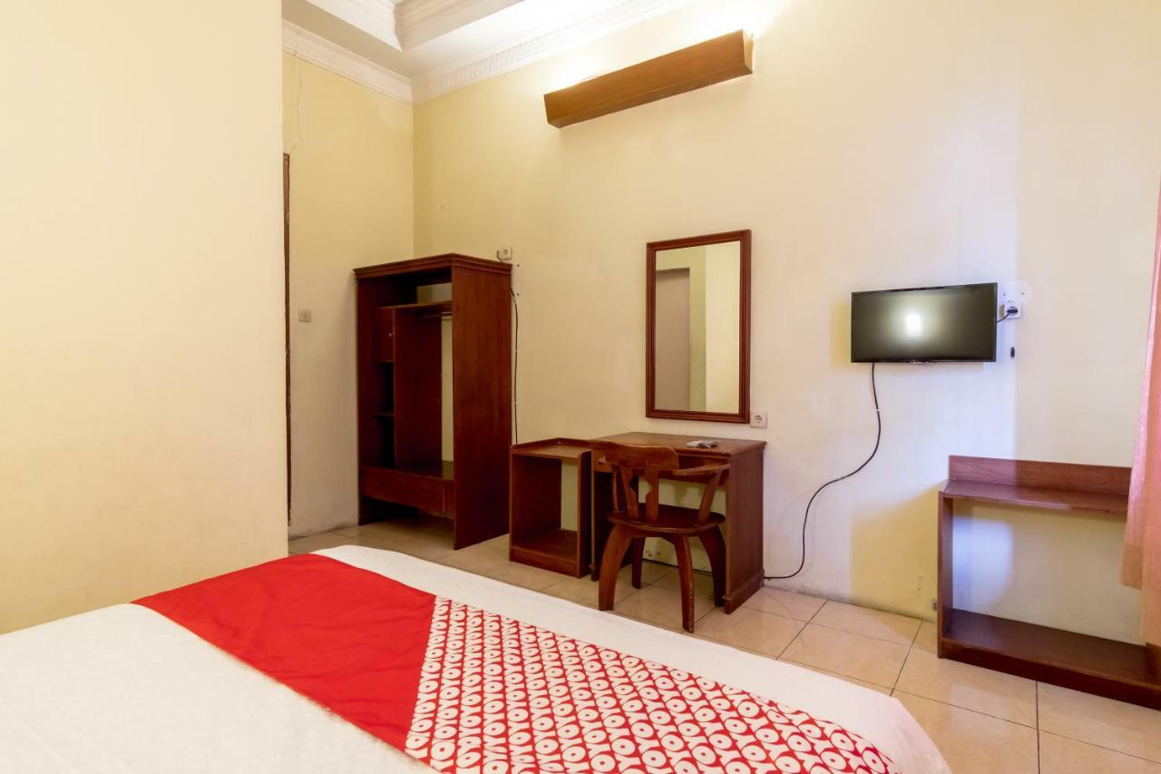 Oyo 1030 Hotel Bumi Asih Medan Ngoại thất bức ảnh