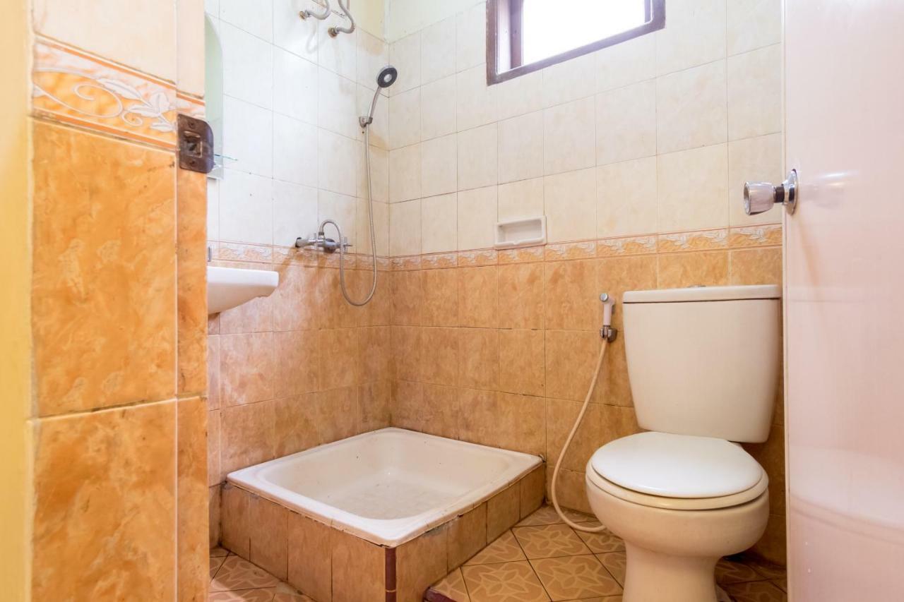 Oyo 1030 Hotel Bumi Asih Medan Ngoại thất bức ảnh