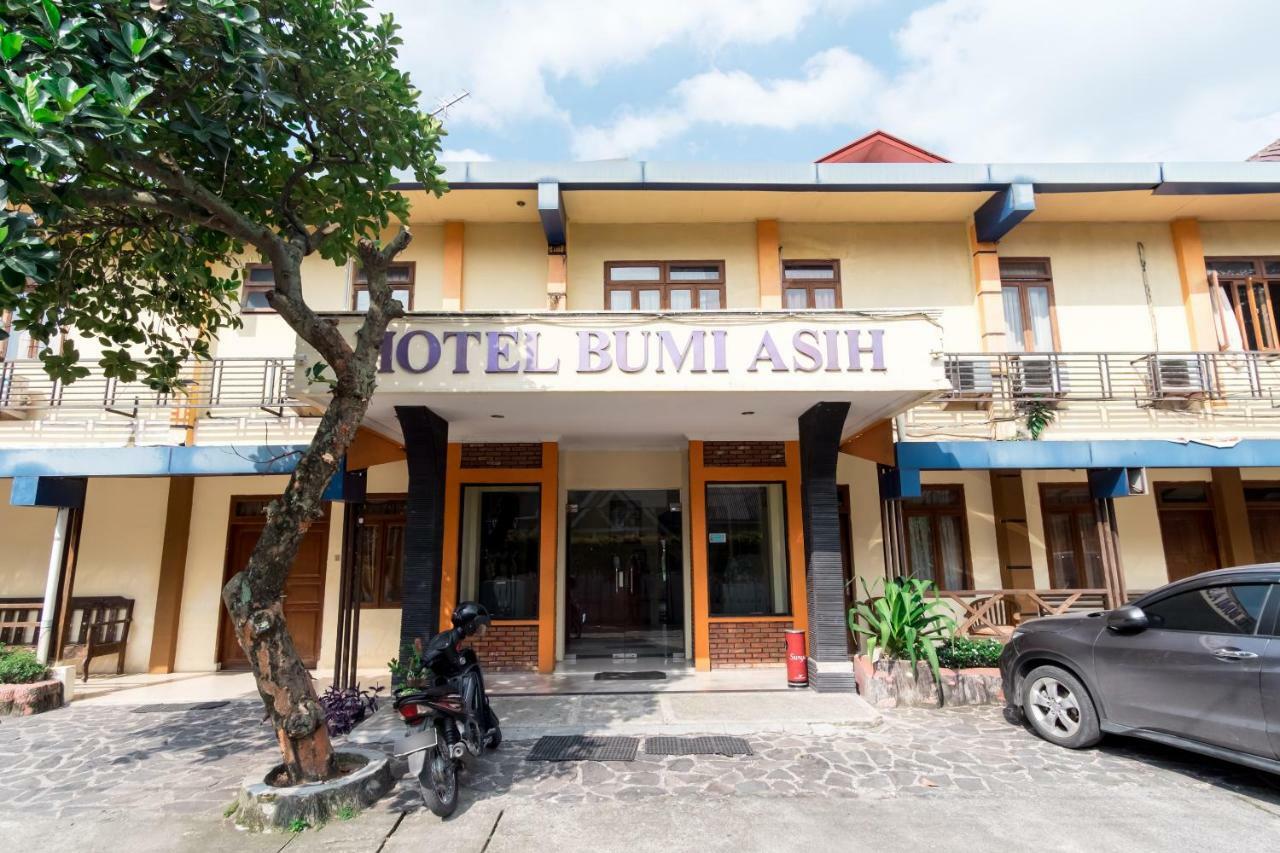 Oyo 1030 Hotel Bumi Asih Medan Ngoại thất bức ảnh